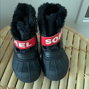 Luxury infant/toddler snow boots Sorel sz 6 23eu